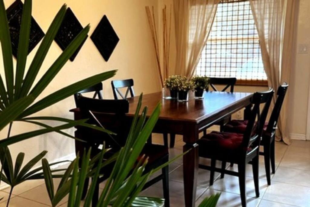 House Close To Downtown, Airport, Raymond James Stadium, And Many More Places Tampa Buitenkant foto