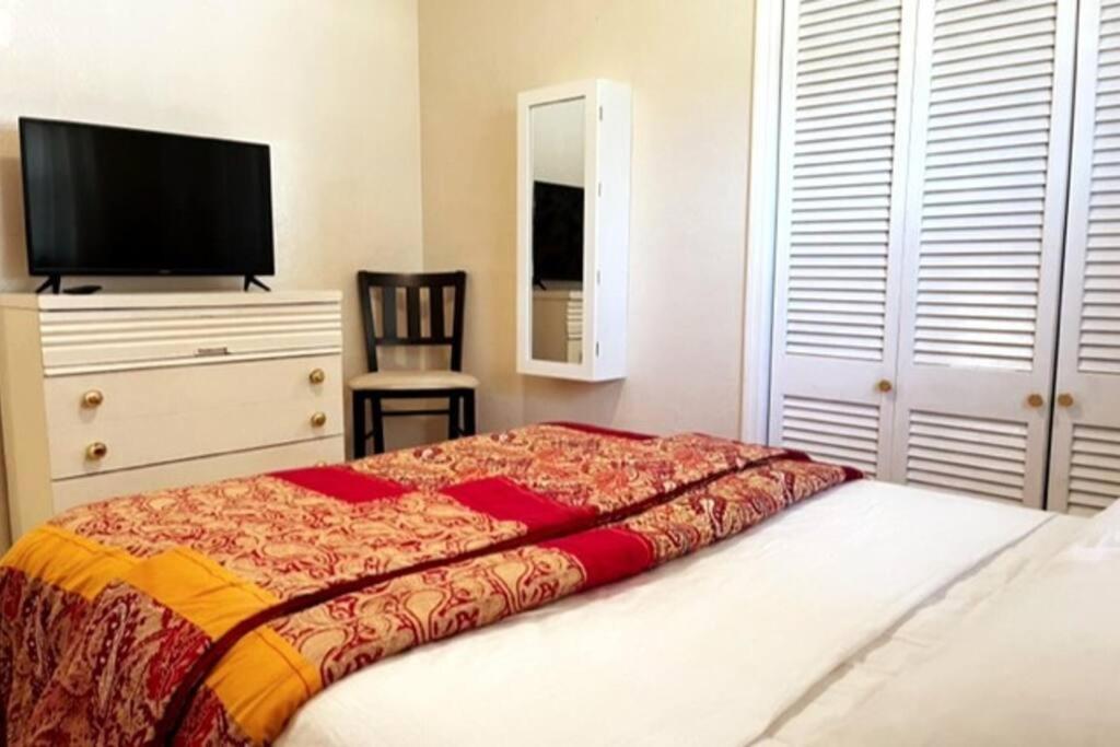 House Close To Downtown, Airport, Raymond James Stadium, And Many More Places Tampa Buitenkant foto